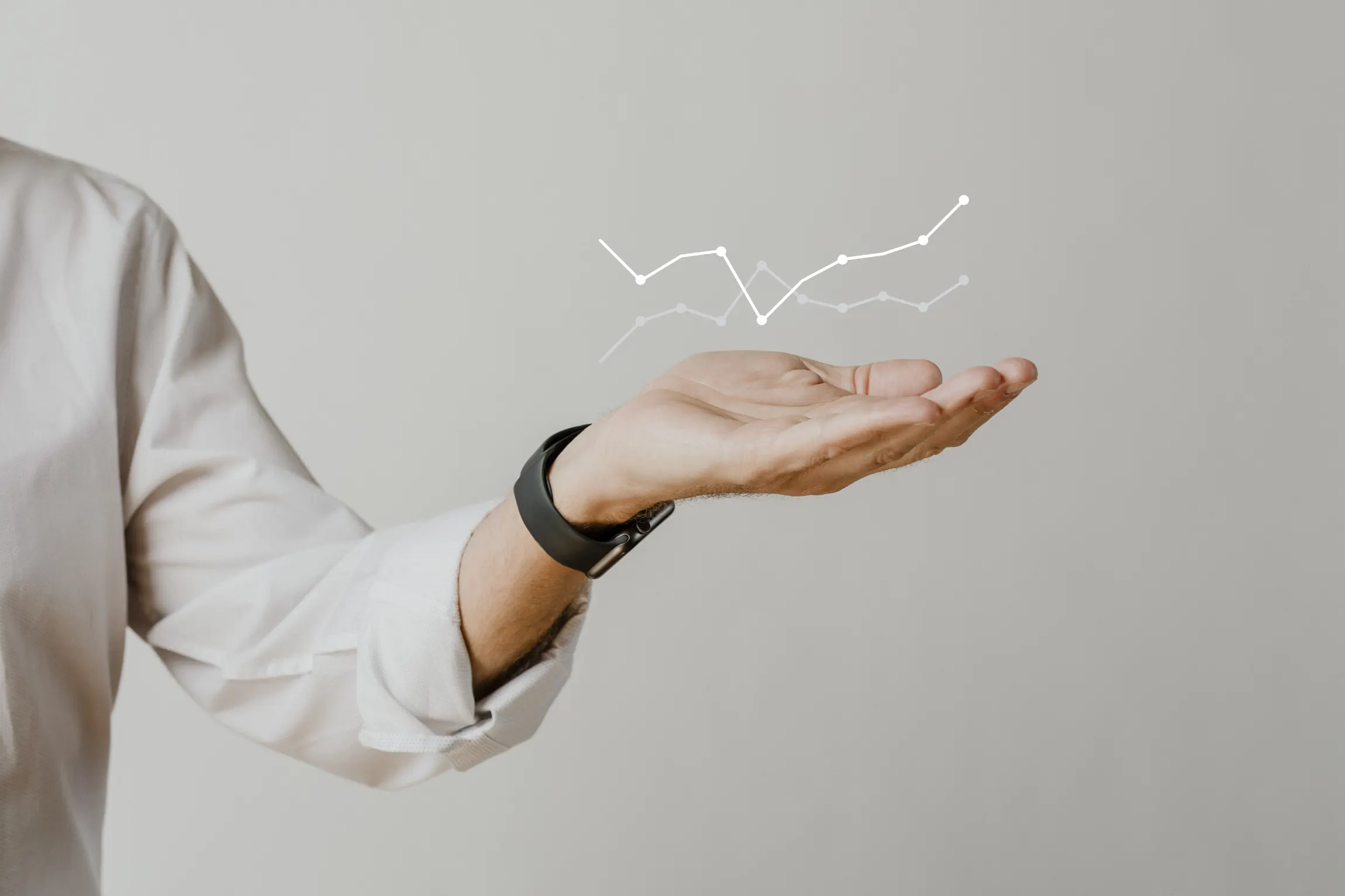 Hand mit aufsteigender Entwicklungskurve